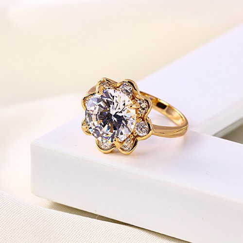 Elegants apzeltīts gredzens zieda formā ar lielu BALTU mirdzošu cirkonu, 18 karātu zelta pārklājums, izmērs - 6 US